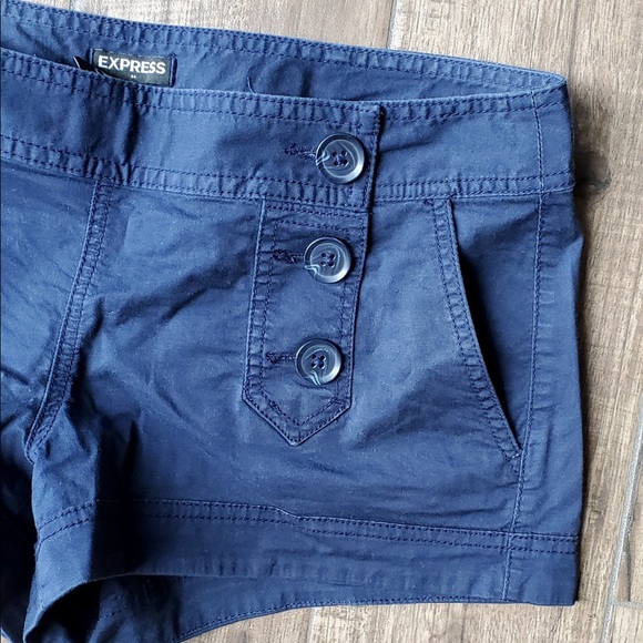 Express Shorts - Picture 3 of 8